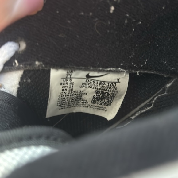 NIKE Air Force 1 Low 'Swooshfetti'  Sneakers Size 7Y - Picture 2 of 3